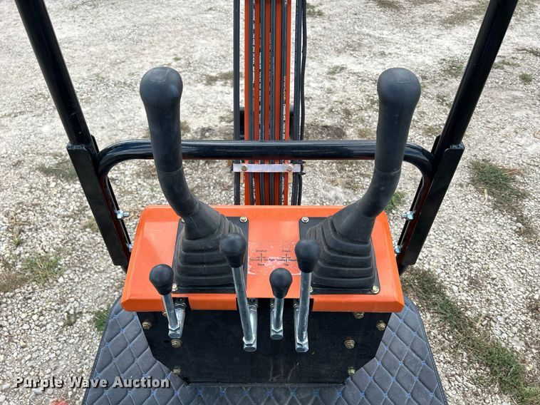 image for item MO9056 2023 AGT QH12  mini excavator