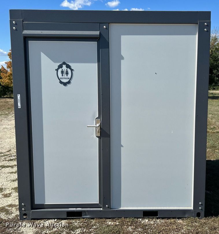 image for item MO9057 Bastone  mobile restroom