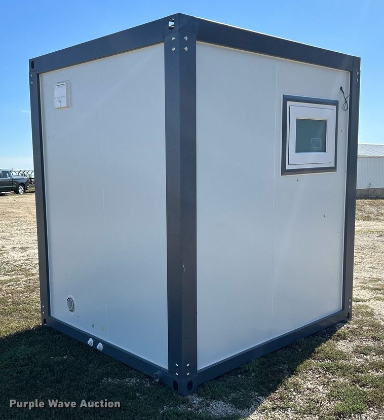 image for item MO9057 Bastone  mobile restroom