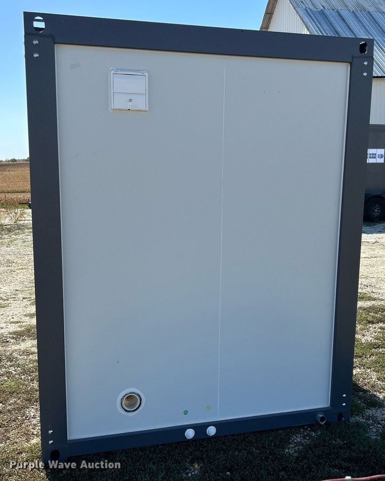 image for item MO9057 Bastone  mobile restroom