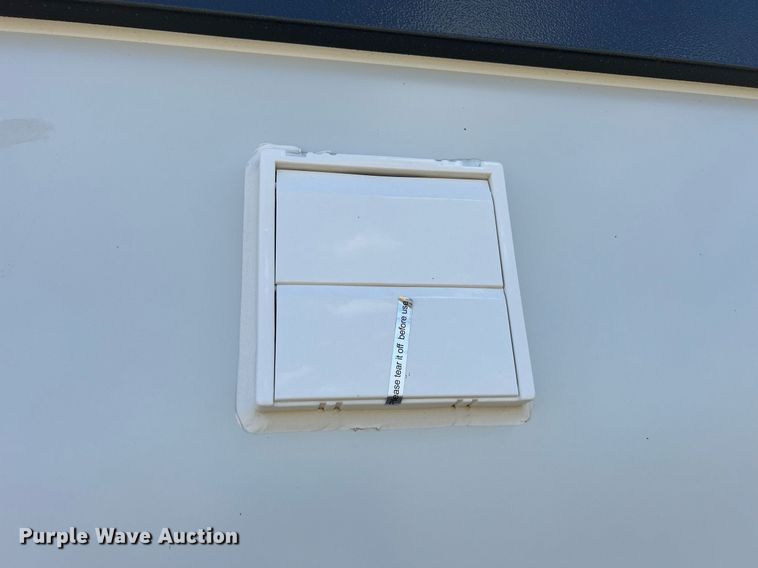 image for item MO9057 Bastone  mobile restroom