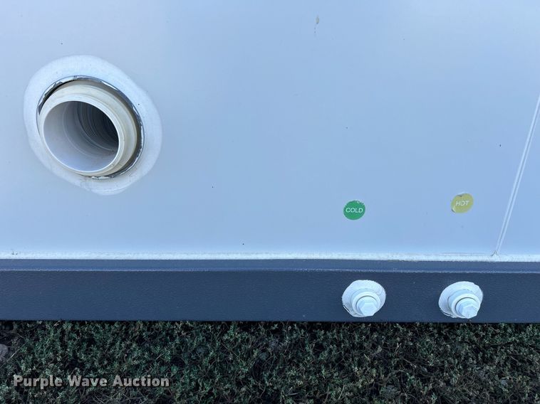 image for item MO9057 Bastone  mobile restroom