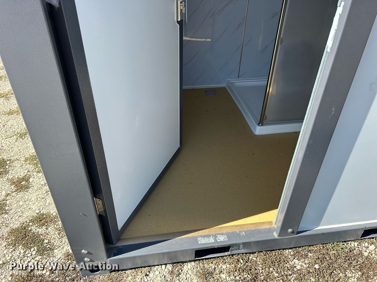 image for item MO9057 Bastone  mobile restroom