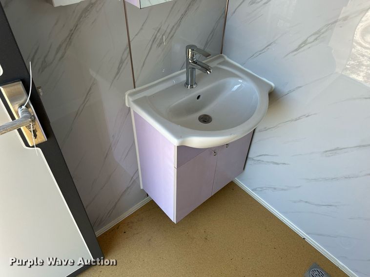 image for item MO9057 Bastone  mobile restroom