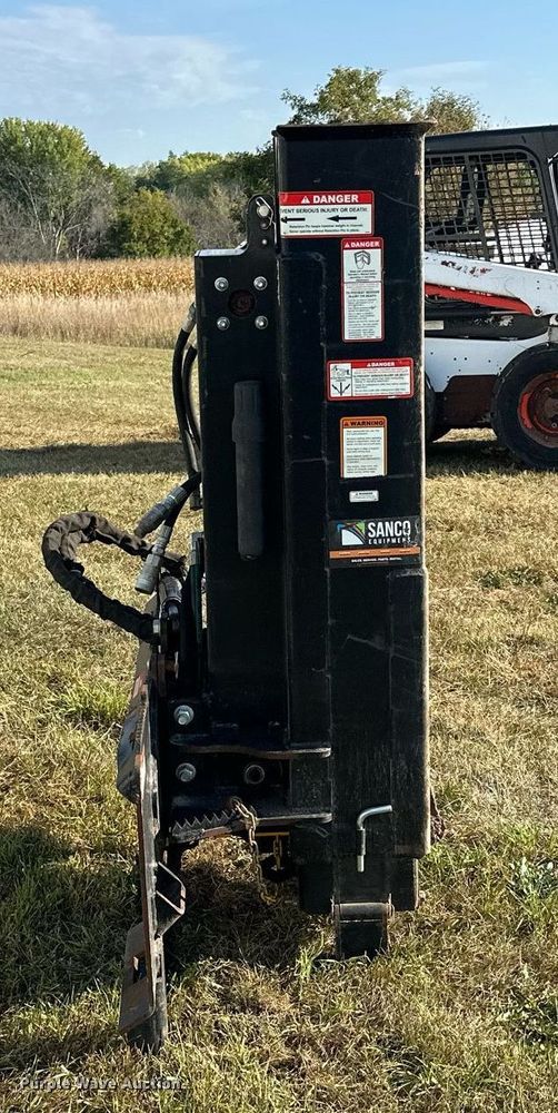 image for item MQ9459 Danuser SM40 skid steer post driver