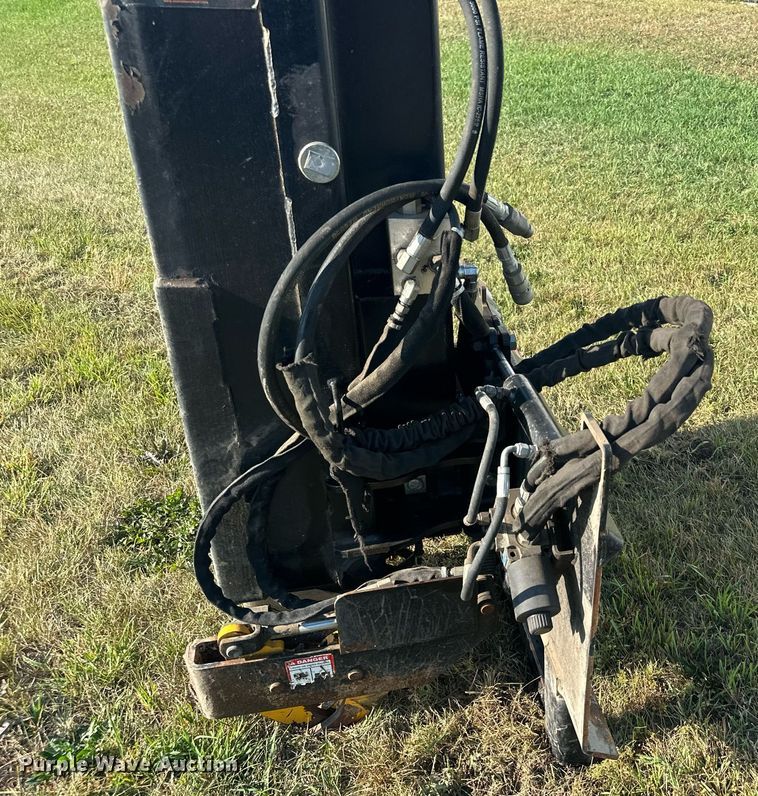 image for item MQ9459 Danuser SM40 skid steer post driver