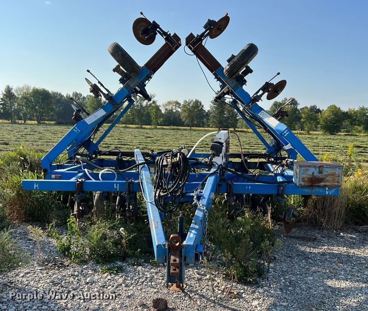 image for item NA9199 DMI Nutri-Placr 4300  anhydrous ammonia applicator