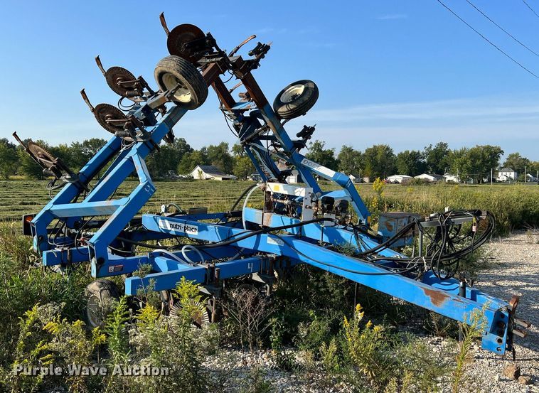 image for item NA9199 DMI Nutri-Placr 4300  anhydrous ammonia applicator