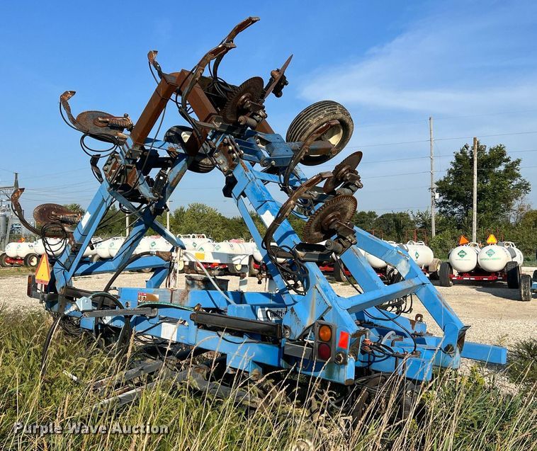 image for item NA9199 DMI Nutri-Placr 4300  anhydrous ammonia applicator