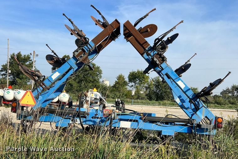 image for item NA9199 DMI Nutri-Placr 4300  anhydrous ammonia applicator