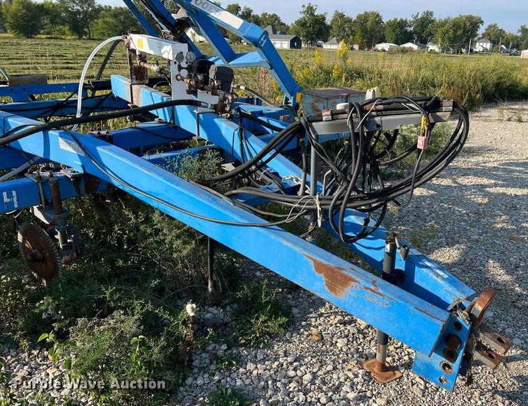 image for item NA9199 DMI Nutri-Placr 4300  anhydrous ammonia applicator