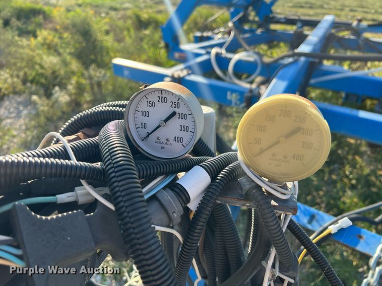 image for item NA9199 DMI Nutri-Placr 4300  anhydrous ammonia applicator