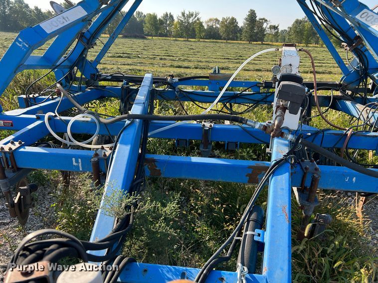 image for item NA9199 DMI Nutri-Placr 4300  anhydrous ammonia applicator