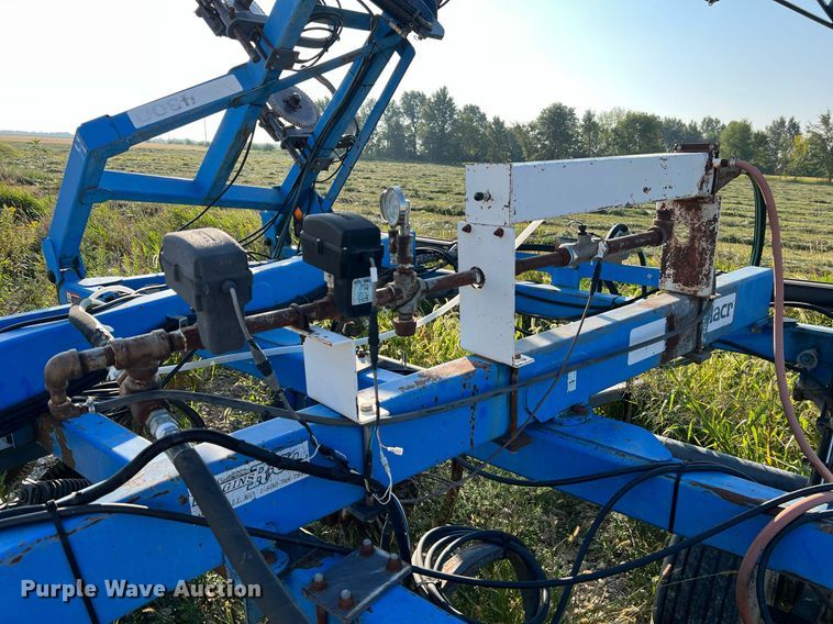 image for item NA9199 DMI Nutri-Placr 4300  anhydrous ammonia applicator