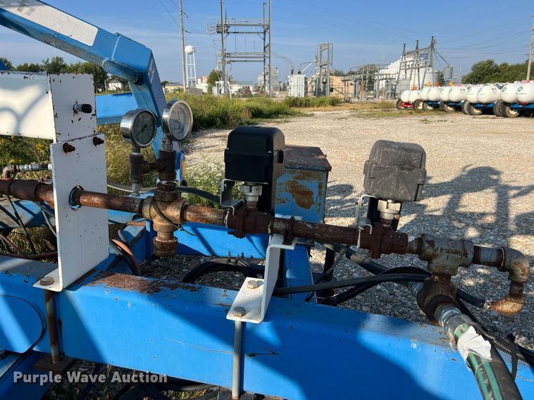 image for item NA9199 DMI Nutri-Placr 4300  anhydrous ammonia applicator