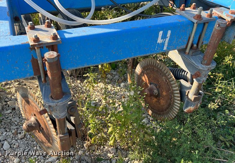 image for item NA9199 DMI Nutri-Placr 4300  anhydrous ammonia applicator