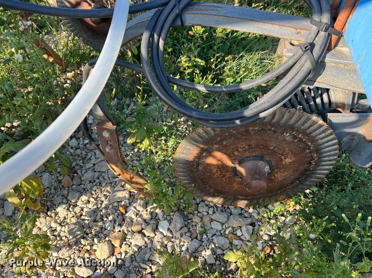 image for item NA9199 DMI Nutri-Placr 4300  anhydrous ammonia applicator