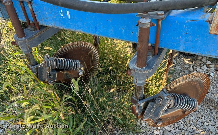 image for item NA9199 DMI Nutri-Placr 4300  anhydrous ammonia applicator