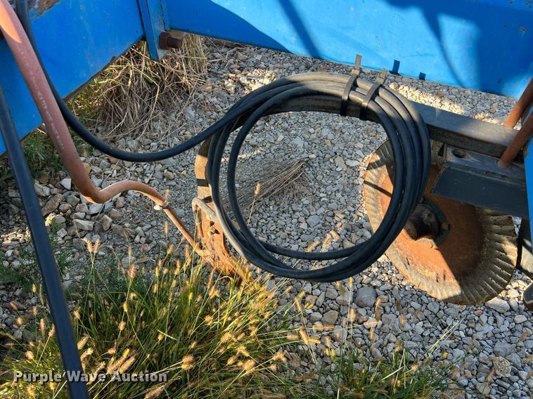 image for item NA9199 DMI Nutri-Placr 4300  anhydrous ammonia applicator