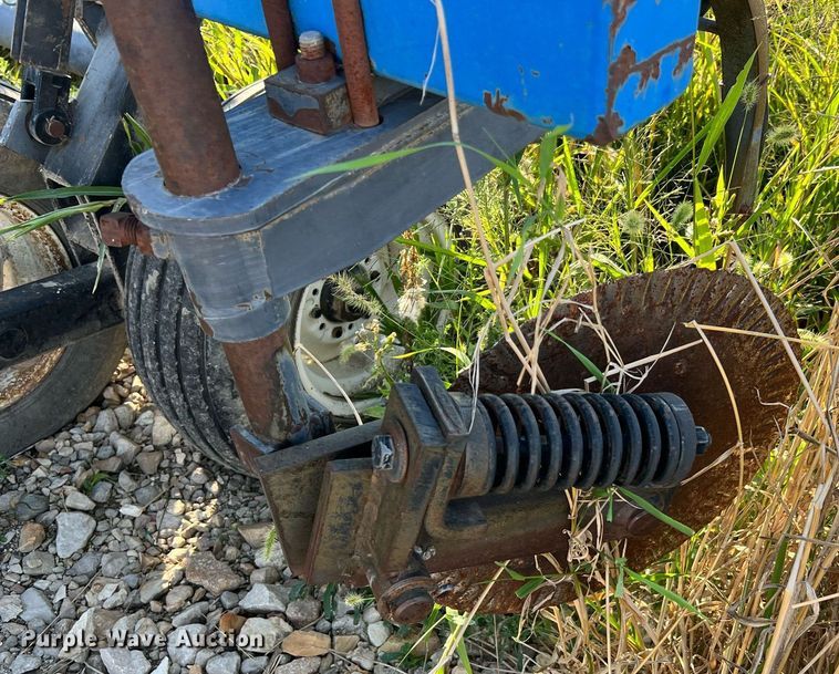 image for item NA9199 DMI Nutri-Placr 4300  anhydrous ammonia applicator