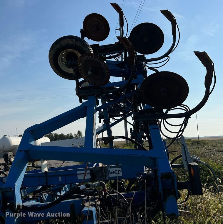 image for item NA9199 DMI Nutri-Placr 4300  anhydrous ammonia applicator