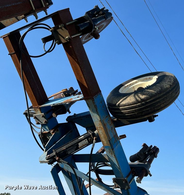 image for item NA9199 DMI Nutri-Placr 4300  anhydrous ammonia applicator