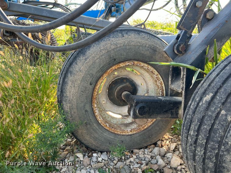 image for item NA9199 DMI Nutri-Placr 4300  anhydrous ammonia applicator