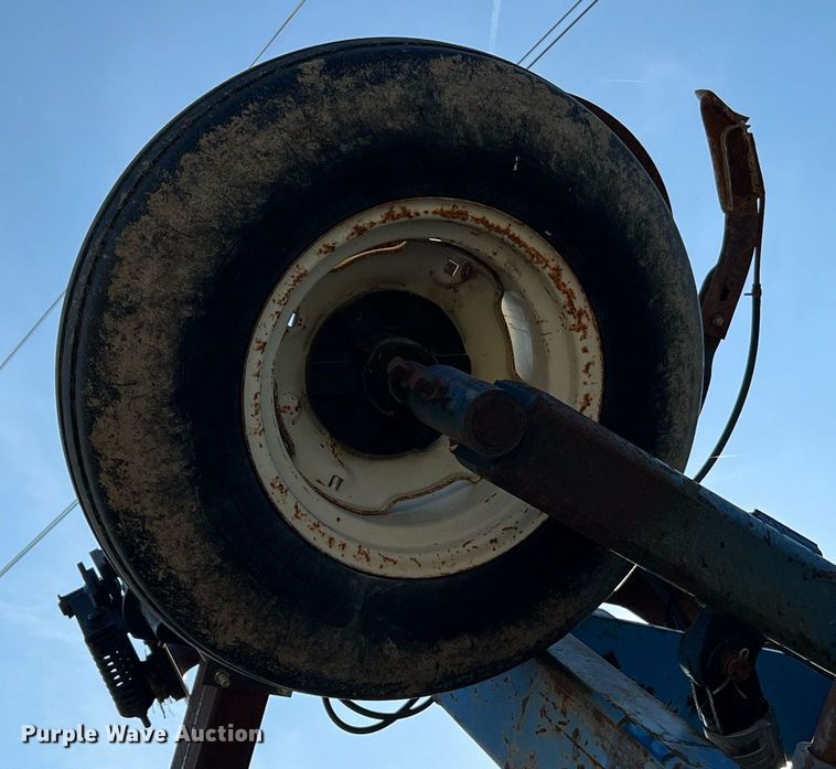 image for item NA9199 DMI Nutri-Placr 4300  anhydrous ammonia applicator