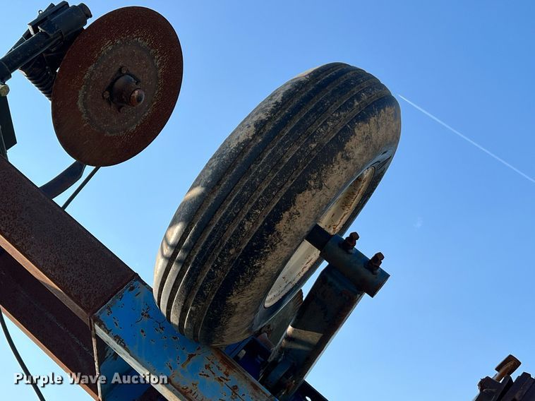 image for item NA9199 DMI Nutri-Placr 4300  anhydrous ammonia applicator