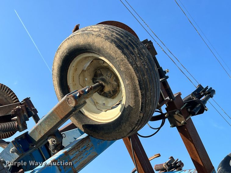 image for item NA9199 DMI Nutri-Placr 4300  anhydrous ammonia applicator