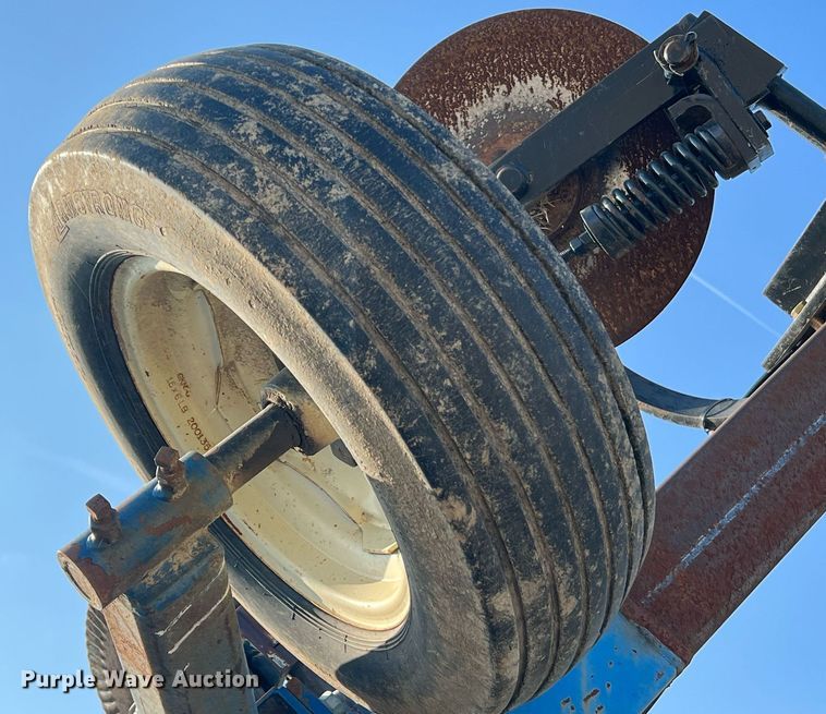 image for item NA9199 DMI Nutri-Placr 4300  anhydrous ammonia applicator