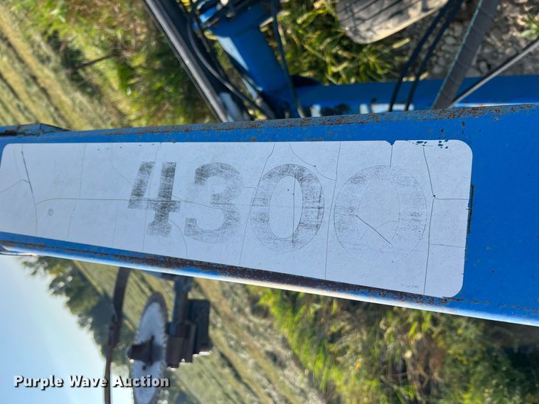 image for item NA9199 DMI Nutri-Placr 4300  anhydrous ammonia applicator