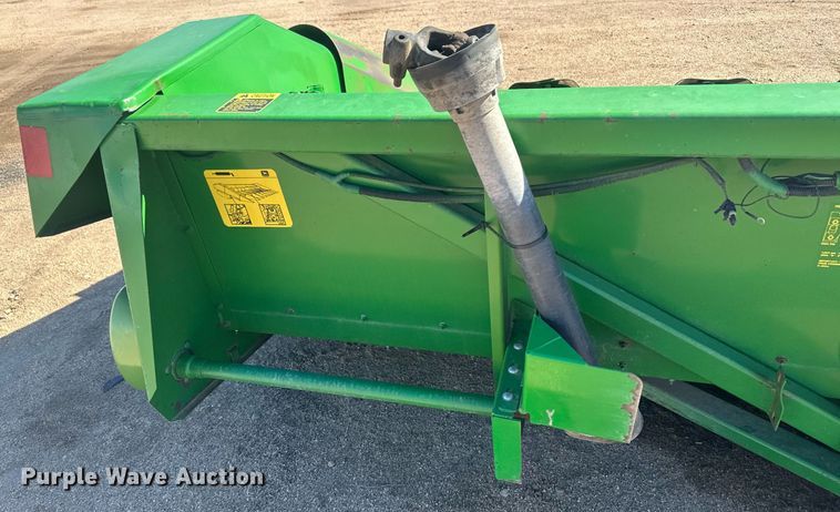 image for item NM9549 John Deere 853A  all-crop head