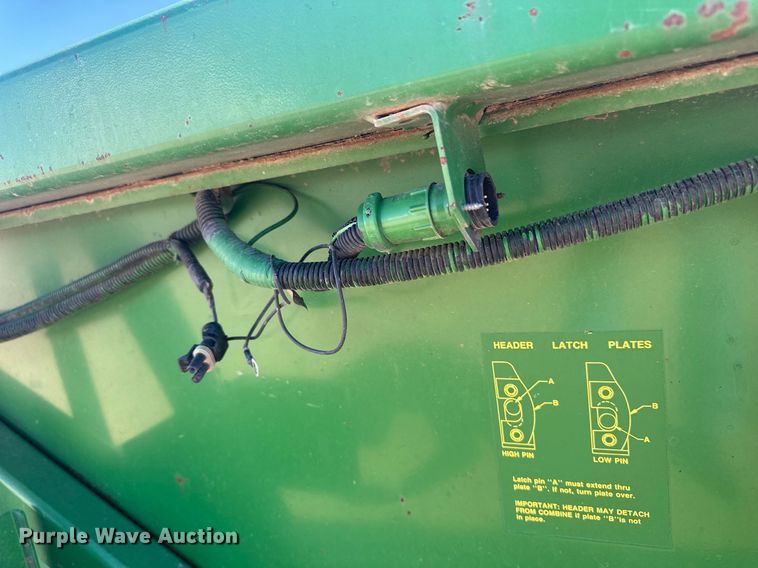 image for item NM9549 John Deere 853A  all-crop head