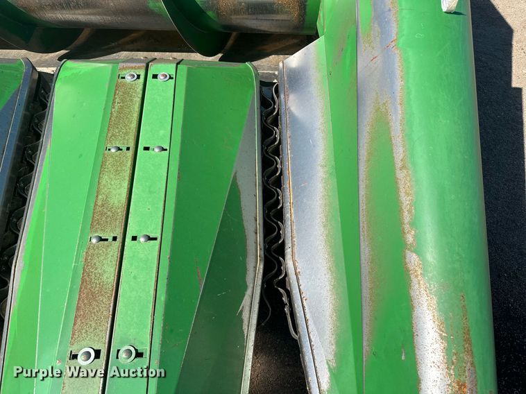image for item NM9549 John Deere 853A  all-crop head