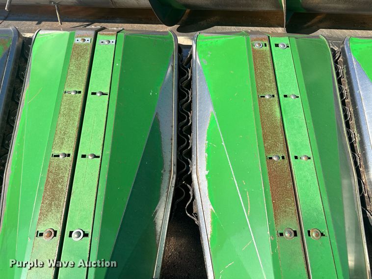 image for item NM9549 John Deere 853A  all-crop head