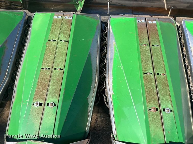 image for item NM9549 John Deere 853A  all-crop head