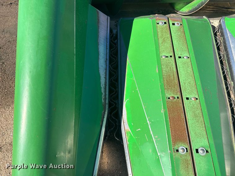 image for item NM9549 John Deere 853A  all-crop head