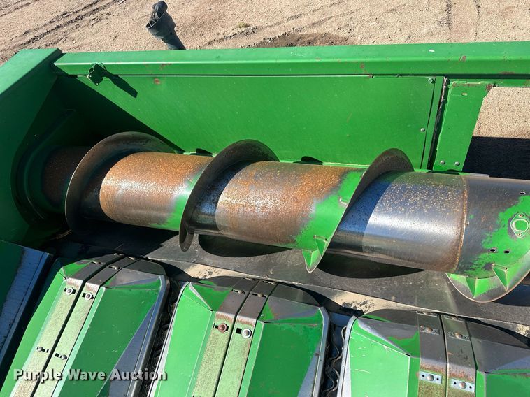 image for item NM9549 John Deere 853A  all-crop head