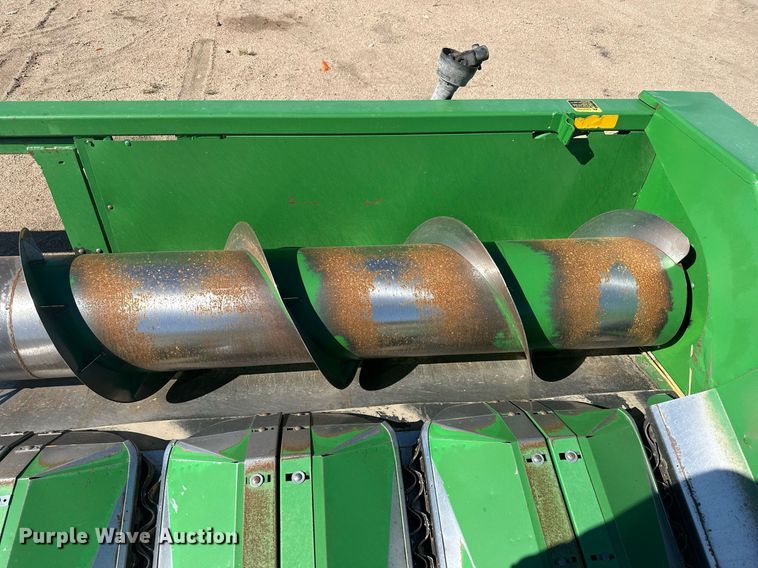 image for item NM9549 John Deere 853A  all-crop head