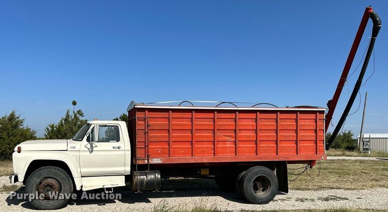 image for item NP9446 1975 Ford  grain truck