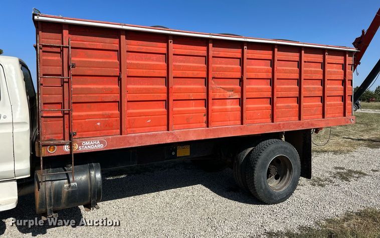 image for item NP9446 1975 Ford  grain truck