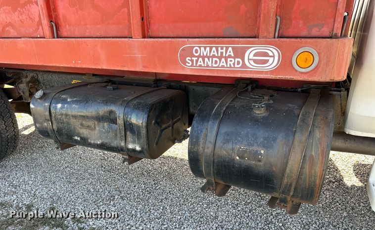 image for item NP9446 1975 Ford  grain truck