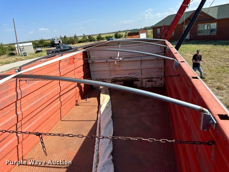 image for item NP9446 1975 Ford  grain truck