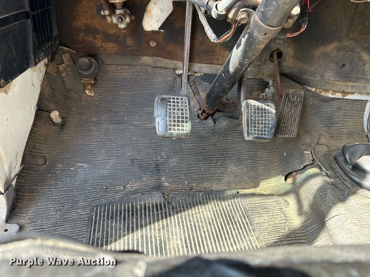 image for item NP9446 1975 Ford  grain truck