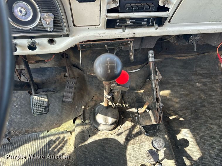 image for item NP9446 1975 Ford  grain truck