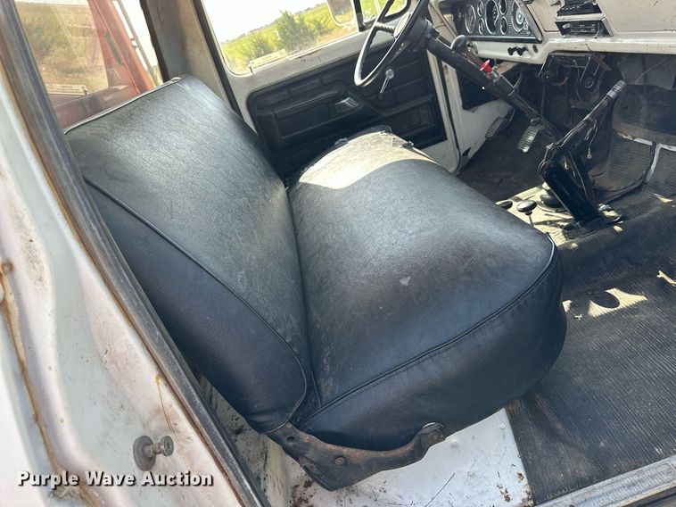 image for item NP9446 1975 Ford  grain truck