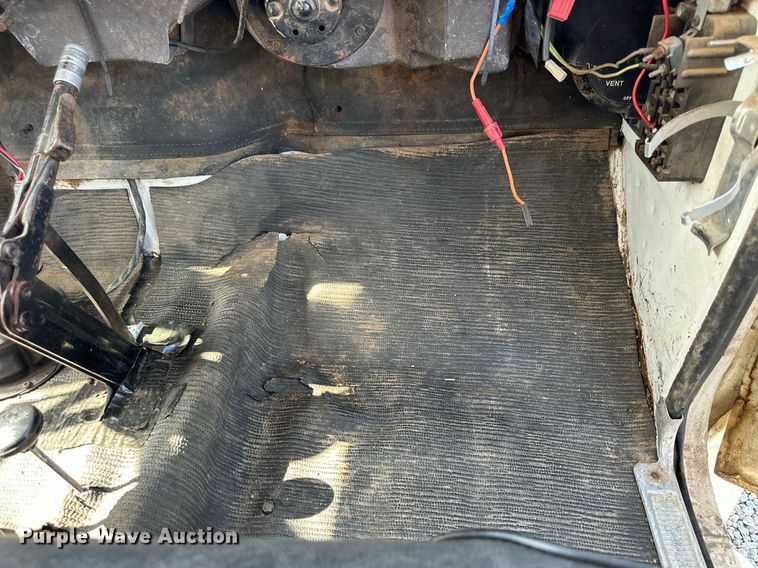 image for item NP9446 1975 Ford  grain truck