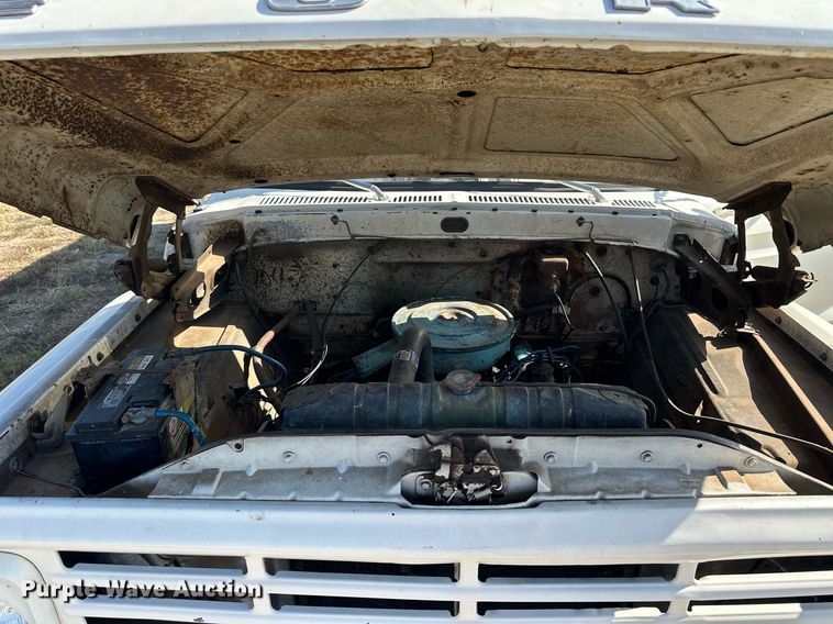 image for item NP9446 1975 Ford  grain truck