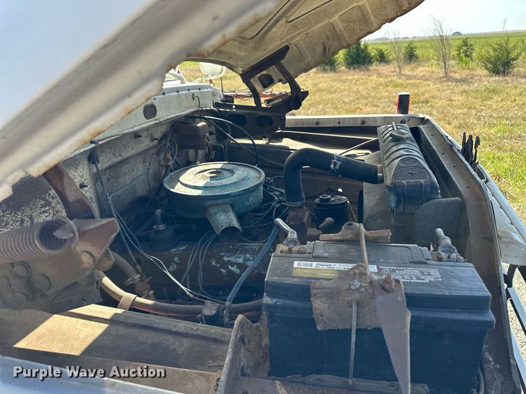 image for item NP9446 1975 Ford  grain truck